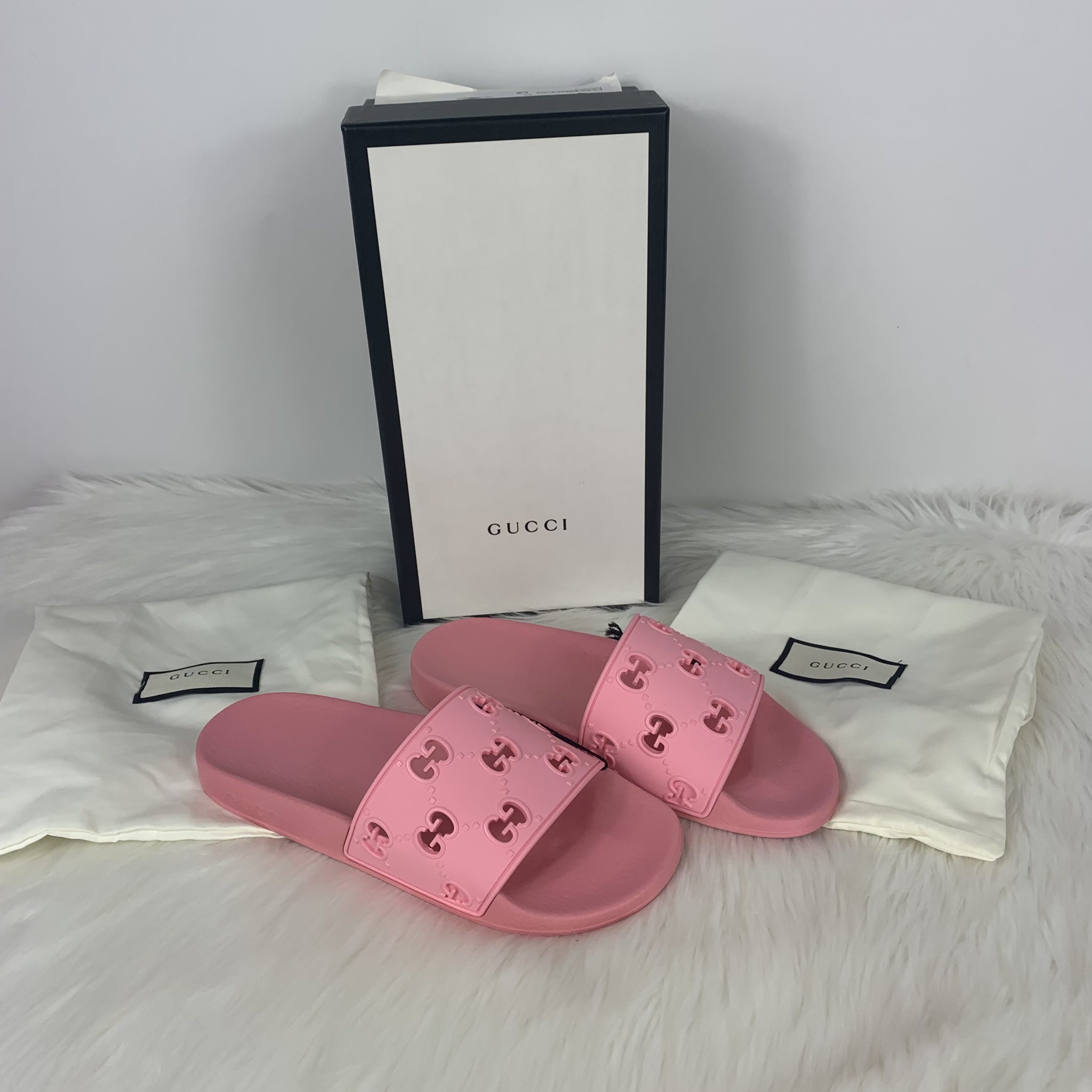 Gucci New Pink Rubber GG Slides Sz 39 – Changes Luxury Consignment